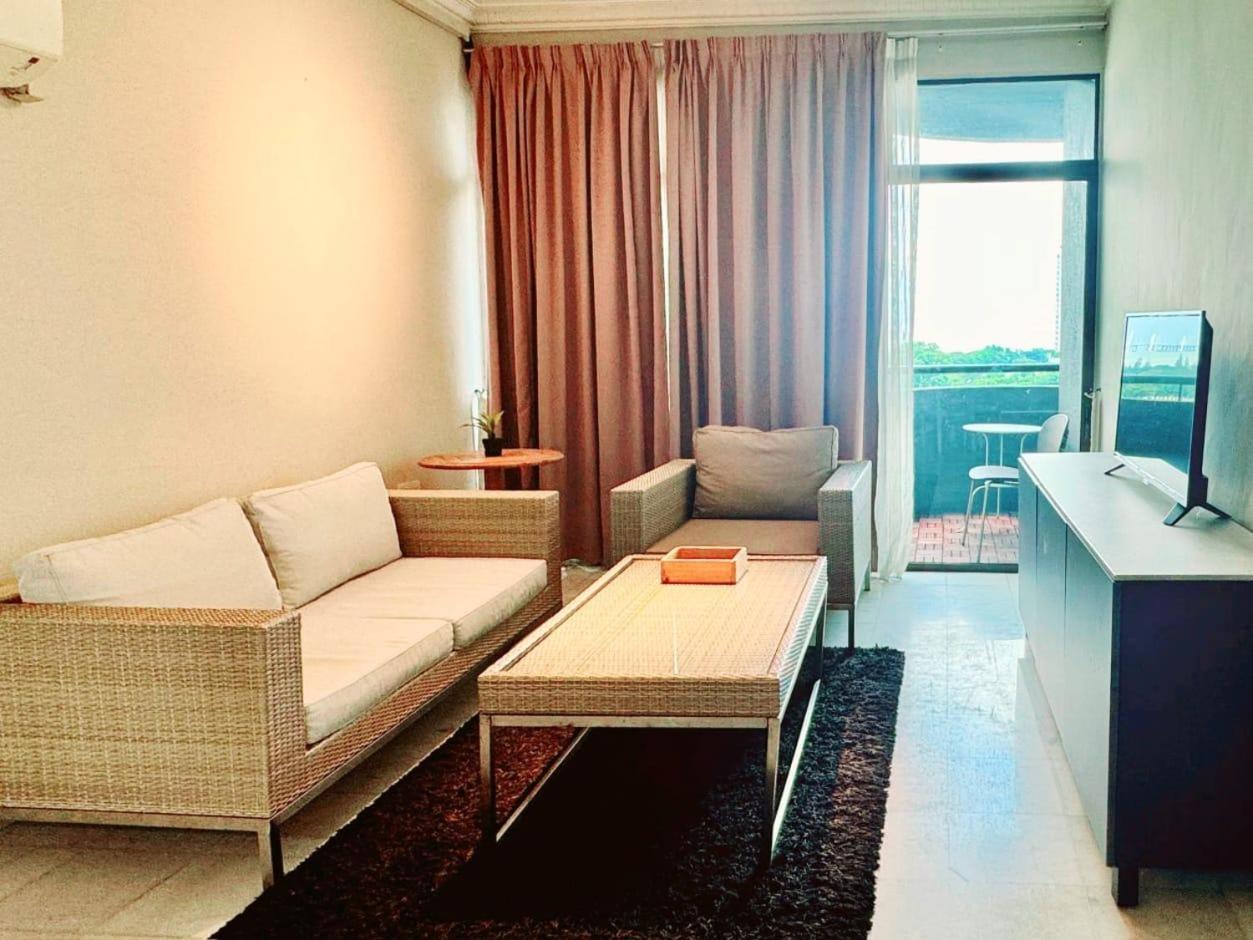 Century Bay Private Residences Sungai Dua Bukit Exteriör bild