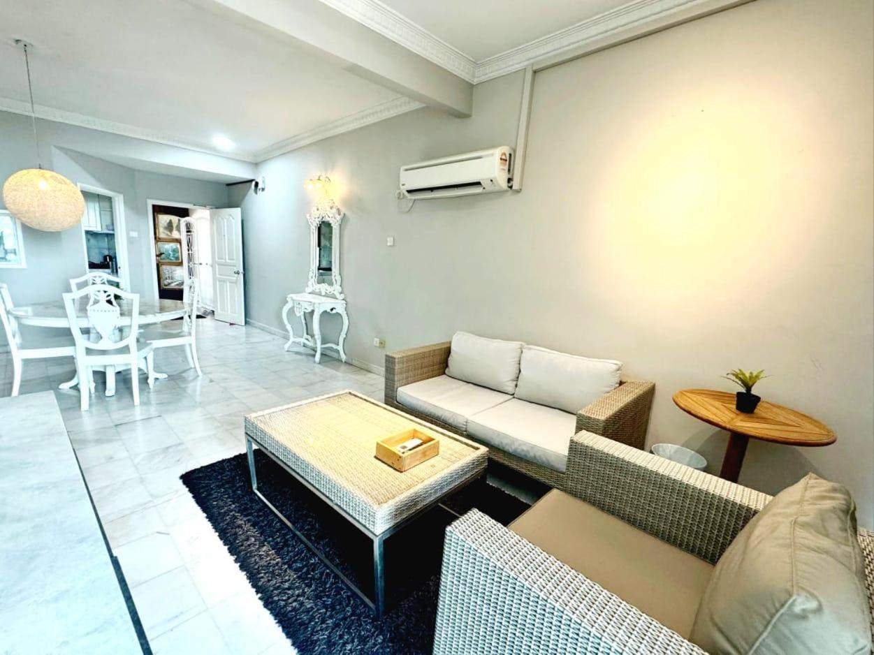 Century Bay Private Residences Sungai Dua Bukit Exteriör bild