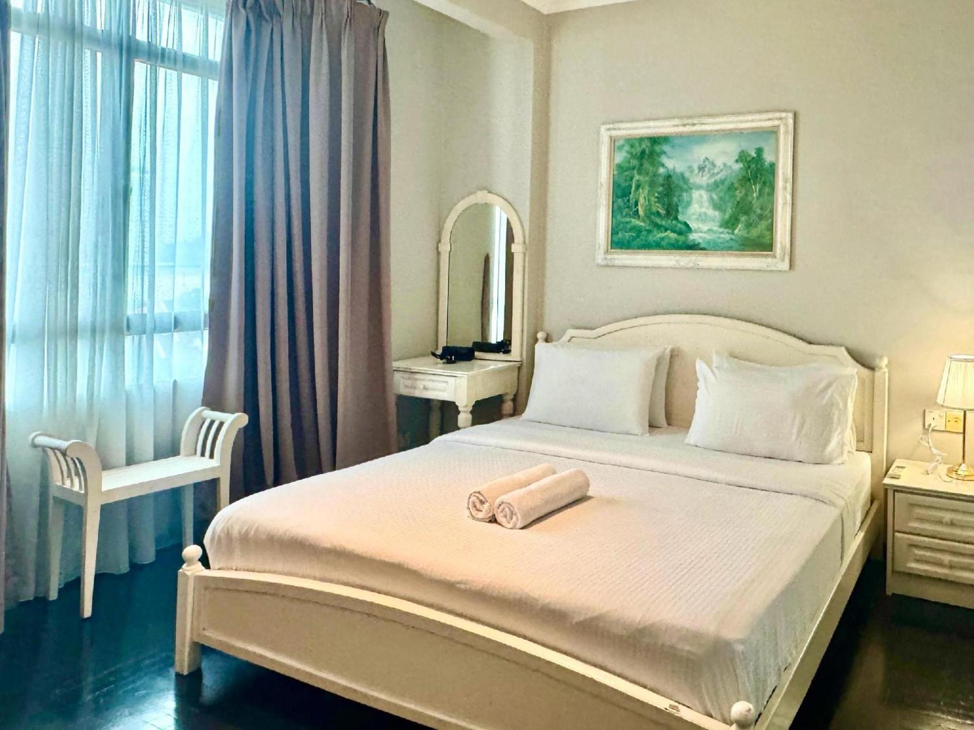 Century Bay Private Residences Sungai Dua Bukit Exteriör bild