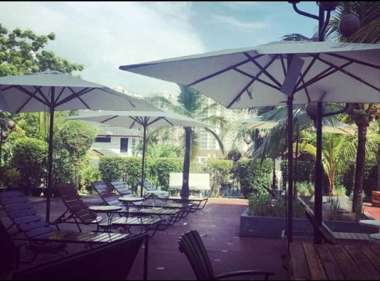 Century Bay Private Residences Sungai Dua Bukit Exteriör bild